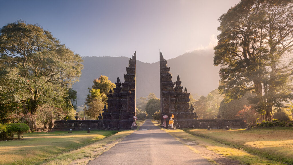 Handara gate Bali 1024x576