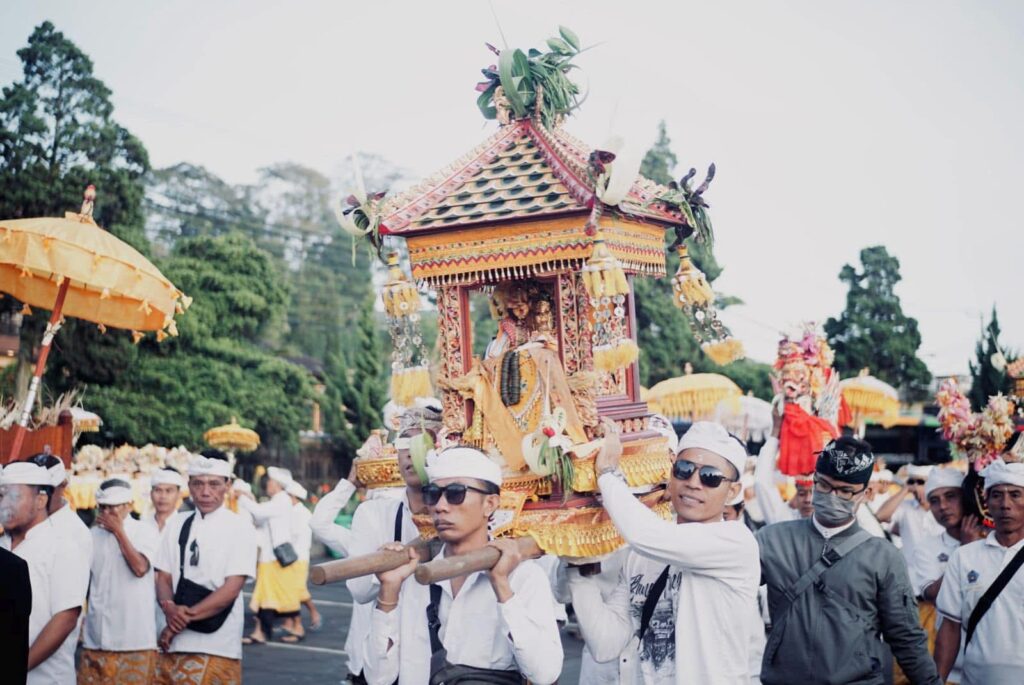 Munggu Melasti Pantai 23100125 I Kadek Ega Kurniawan