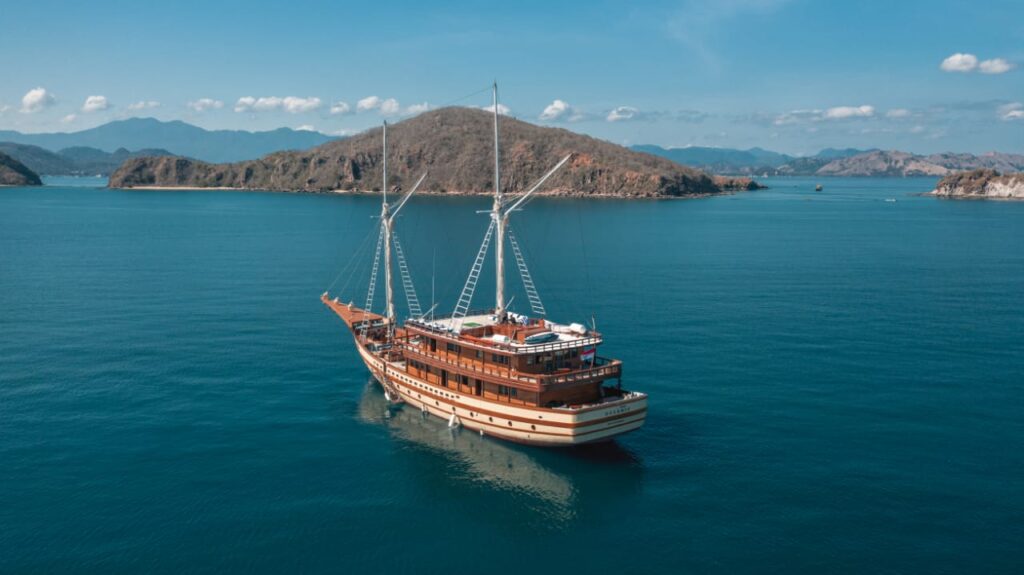 The Maj Oceanic Phinisi Yacht