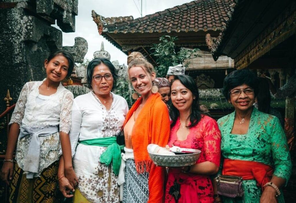 bali stay with locals ceremony family 1080x743 (1)