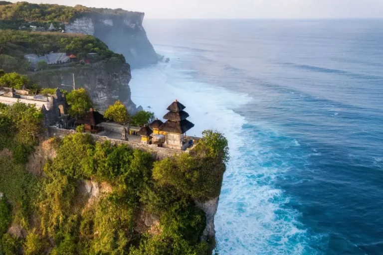 pura uluwatu badung bali 668ea12257cdc