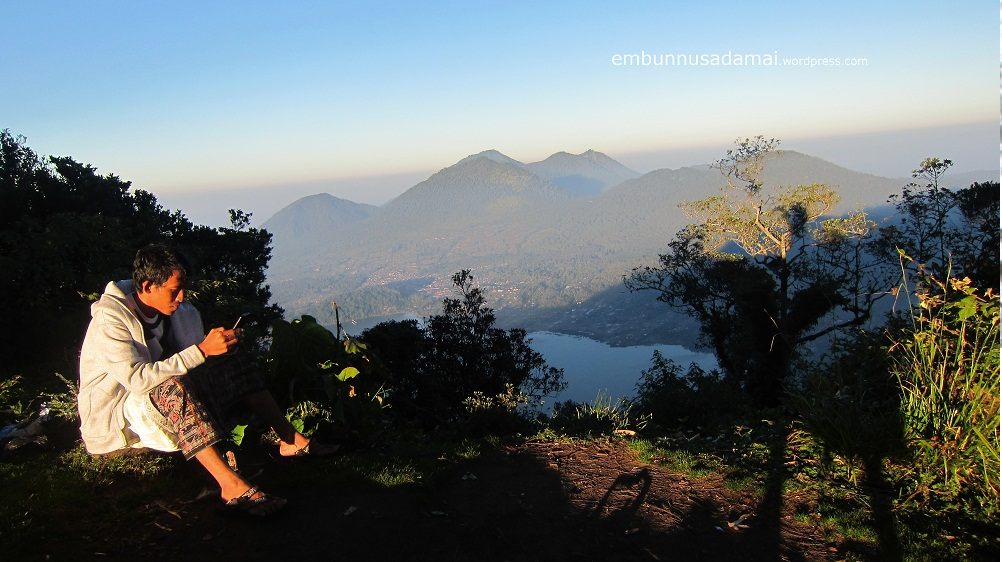 trekking guide to pucak maggu bali