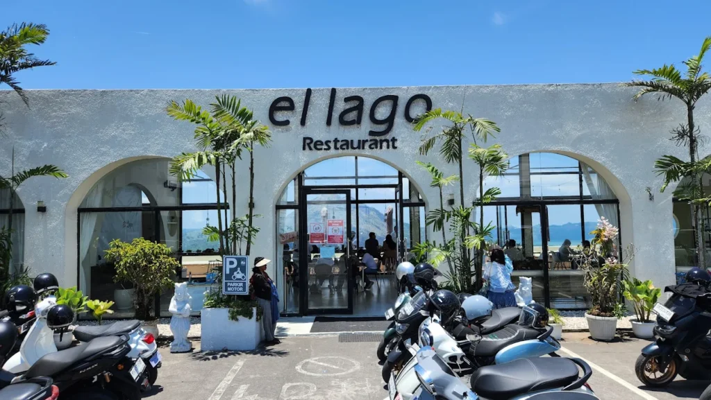 El Lago