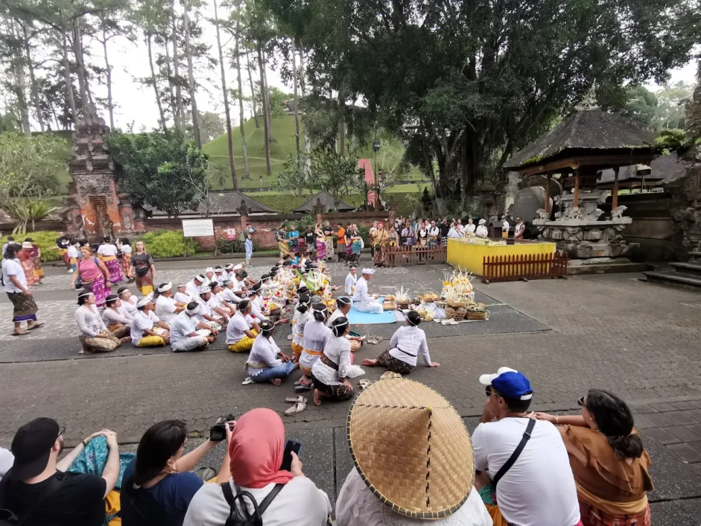 Pura Puncak Sari Nusa Lembongan