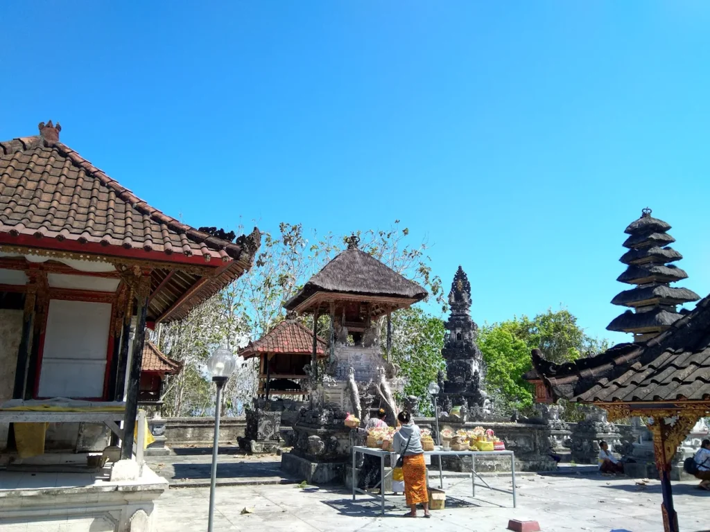 Pura Tunjuk Pusuh