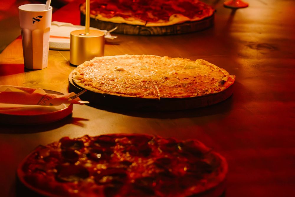 finns beach club pizza