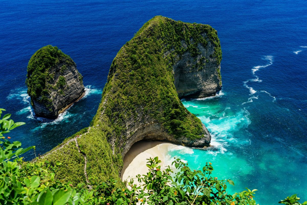 Kelingking beach in nusa penida island