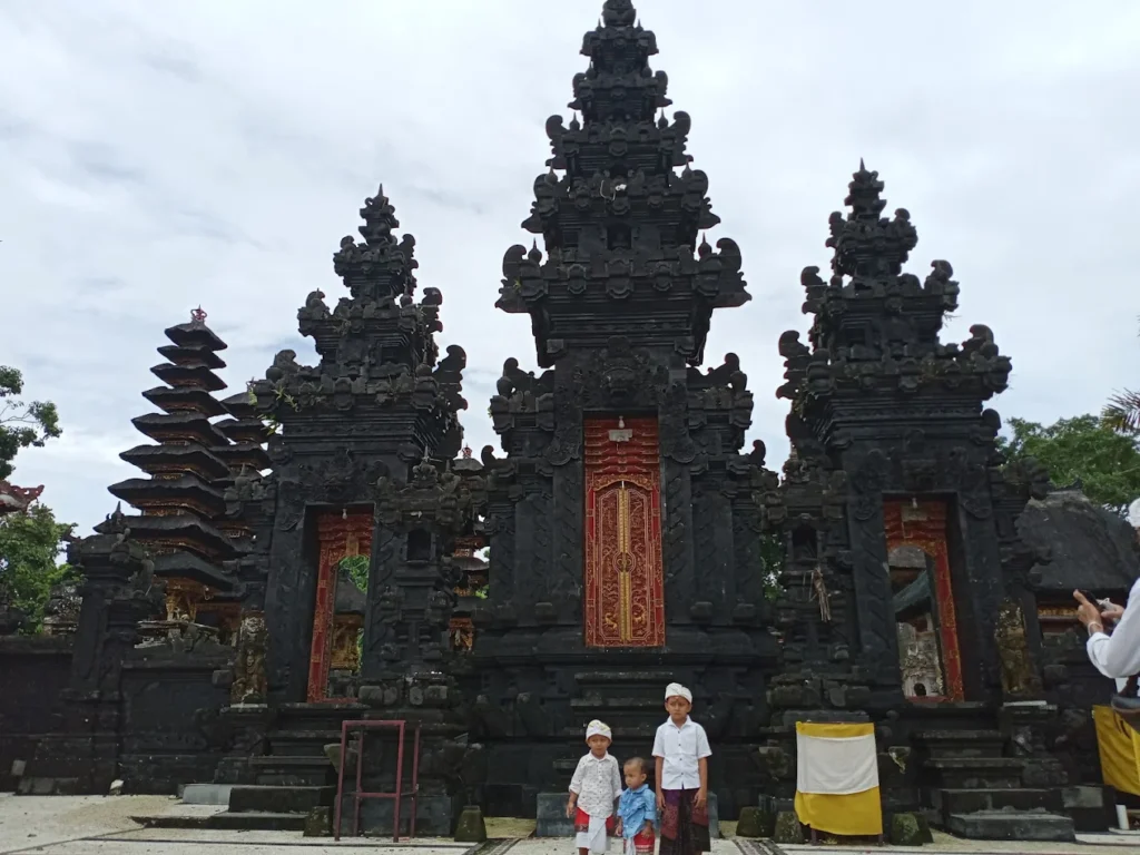 pura puncak mundi