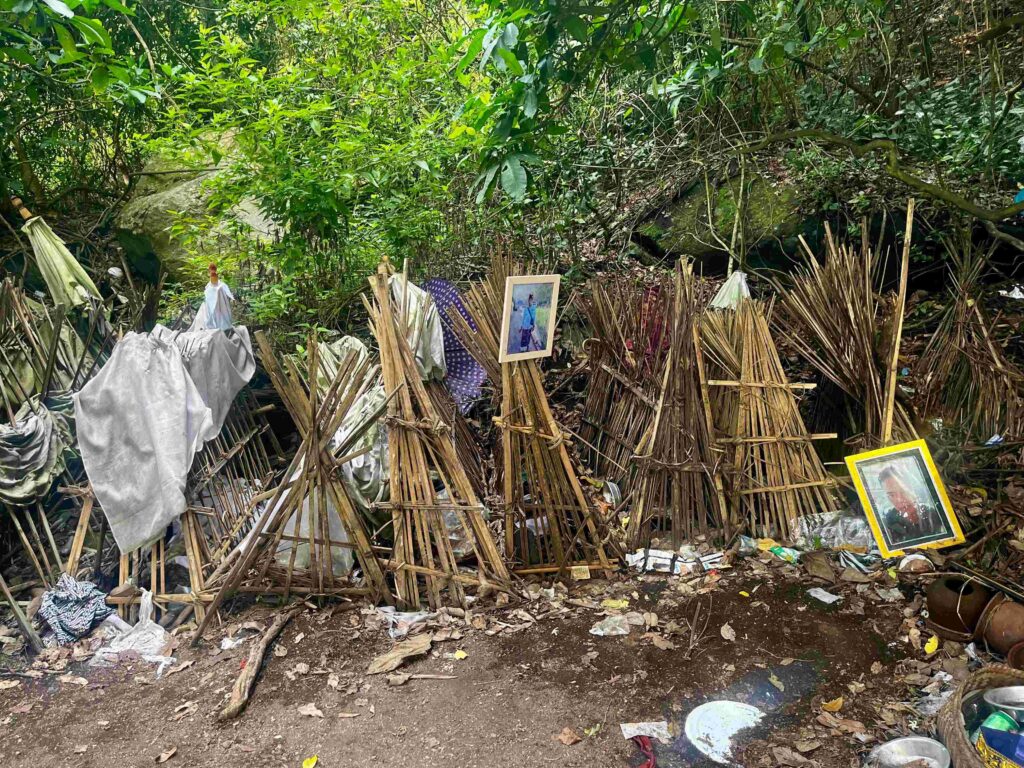 Trunyan Cemetery Bali 23100075 Mentari Oktavia (Vya)