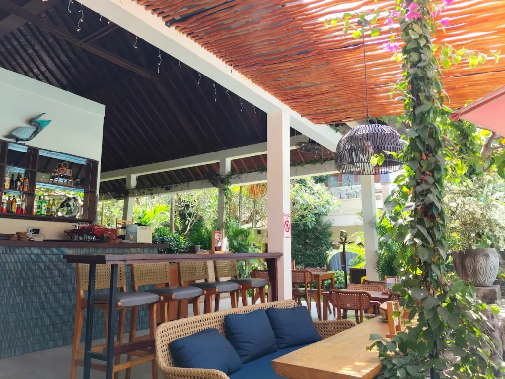 Aquamarine Restaurant & Bar