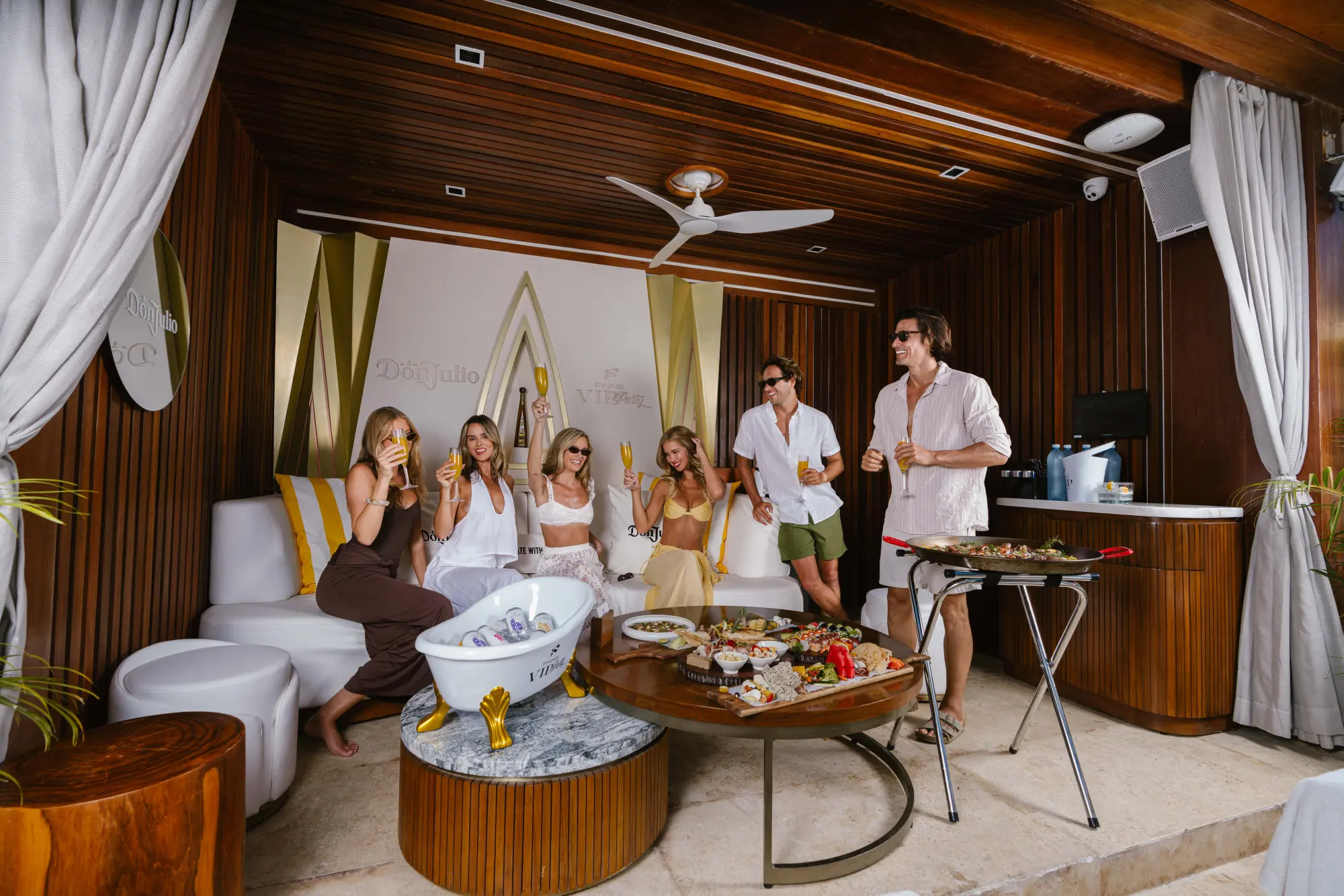 Finns VIP Party Party Cabana