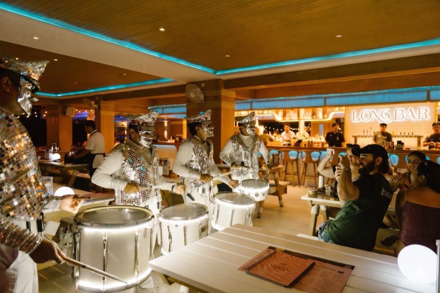 Finns Beach Club long bar